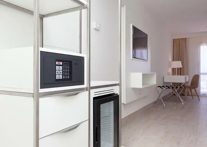 Hotel Boutique Tao Caleta Mar 3*