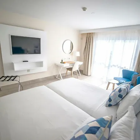 Boutique Tao Caleta Mar Коральео