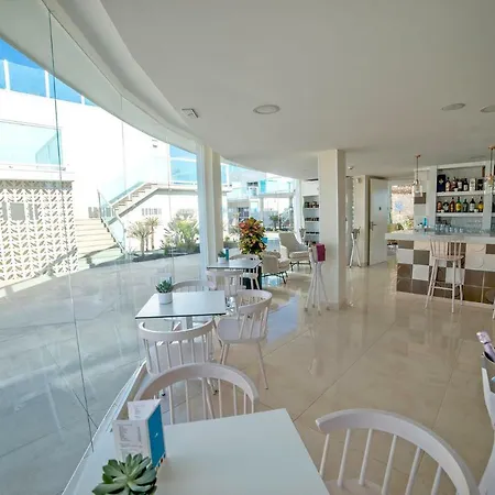 فندق Boutique Tao Caleta Mar كوراليهو